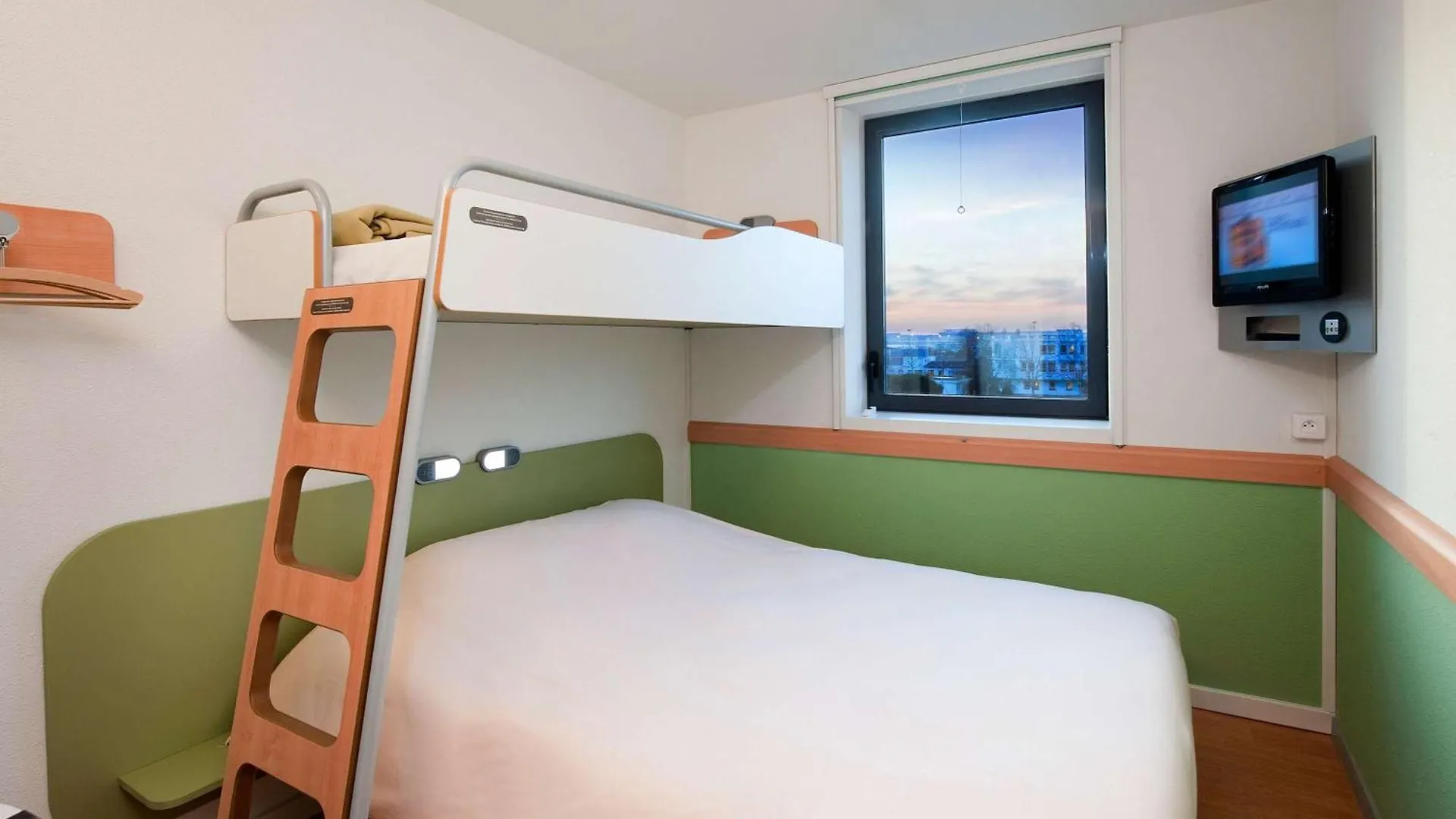 **  Ibis Budget Toulouse Aeroport Hotel Blagnac France